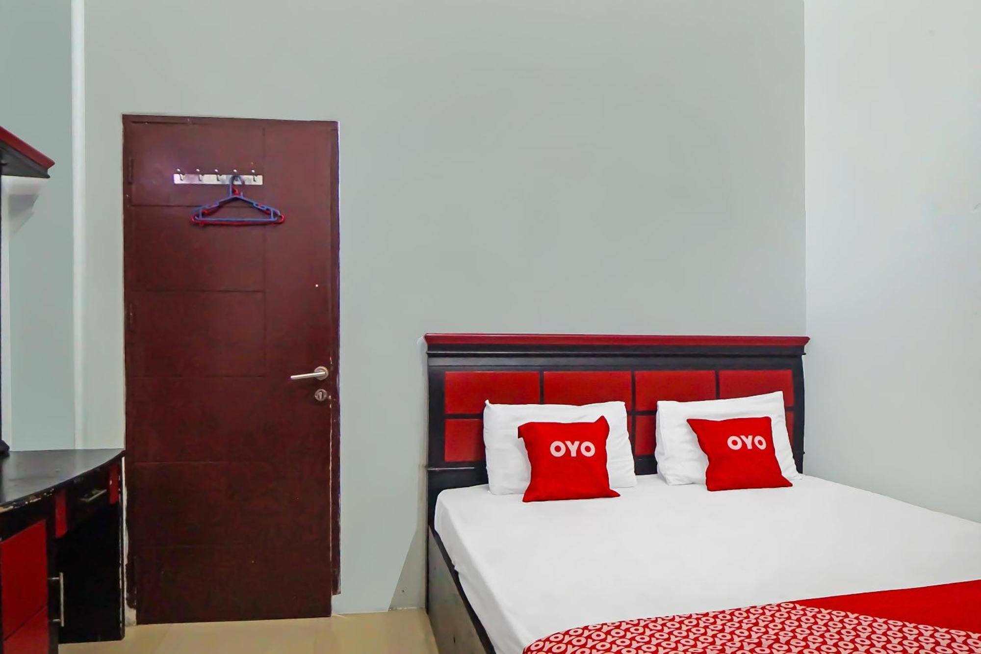 Oyo 92384 Homestay Vip Medan Exterior photo