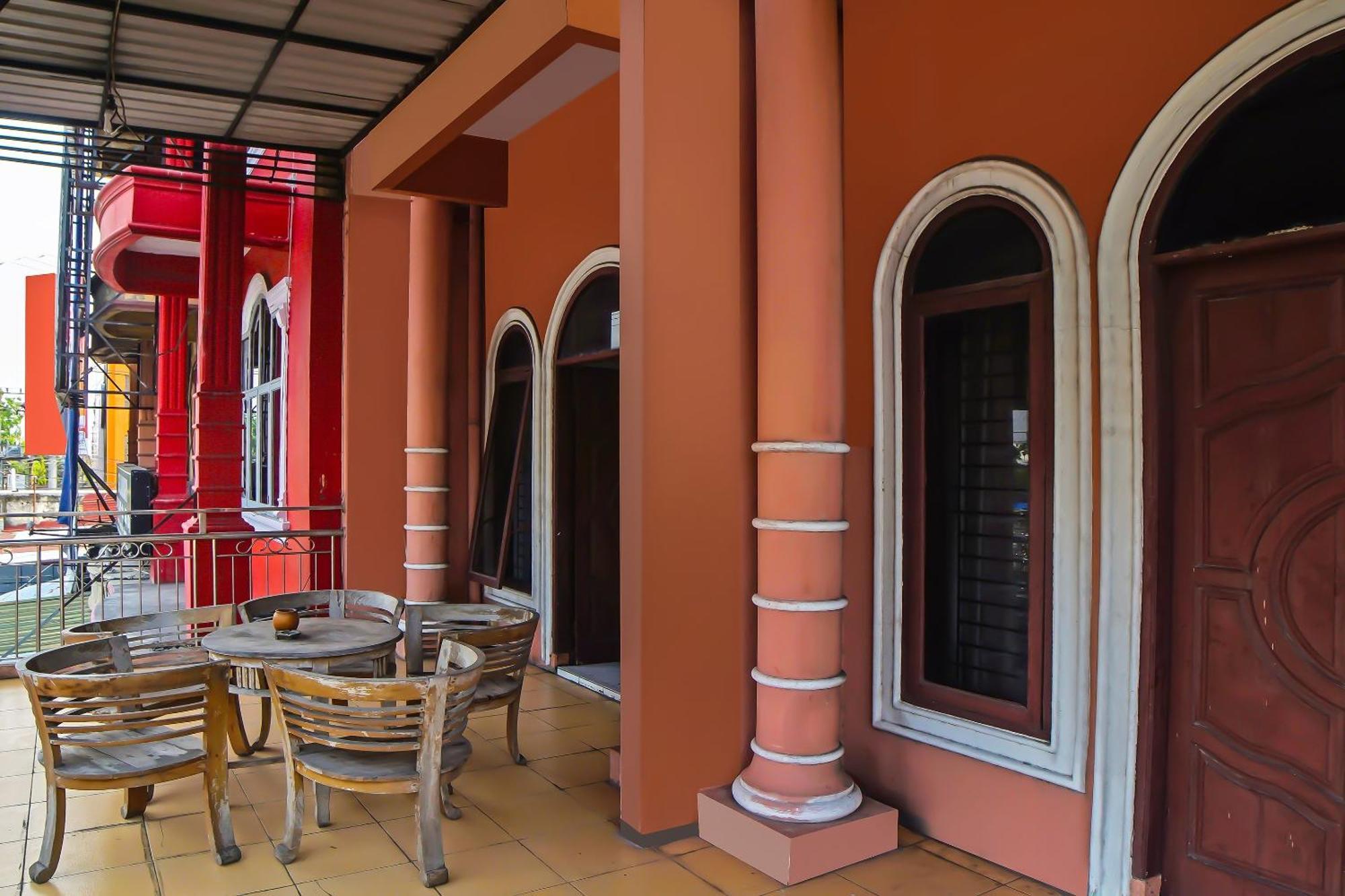 Oyo 92384 Homestay Vip Medan Exterior photo